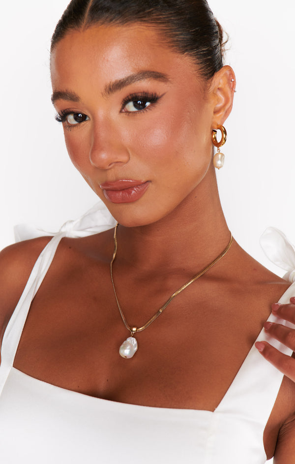 Ettika Baroque Pearl Pendant Snake Chain Necklace ~ Gold/Pearl – Show ... Ettika Baroque Pearl Pendant Snake Chain Necklace ~ Gold/Pearl – Show ...