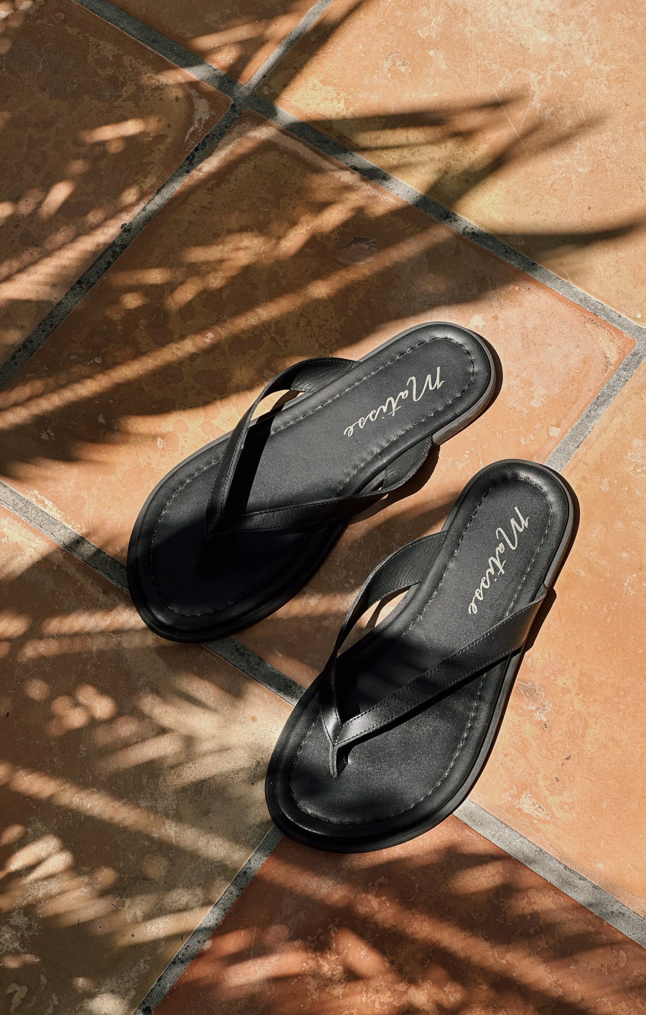 靴 Knuth Marf l motif thong sandals Women's Bungalow Strap Thong Sandals - Matisse Footwear