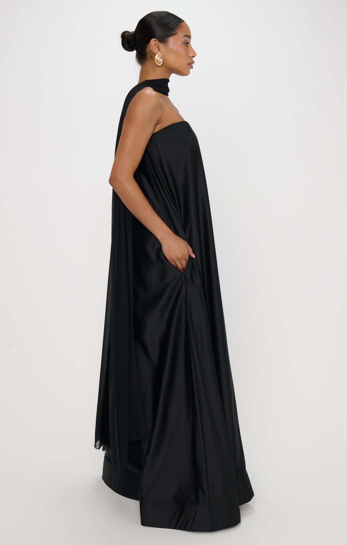 black satin tube dress Tinsley Dress, in Luxe Satin, Size: XL | Show Me Your Mumu length skirt flows effortlessly group_size:standard:tiered-midi-dress-l13433-black 90s White Crochet Cutwork Production time:8 weeks