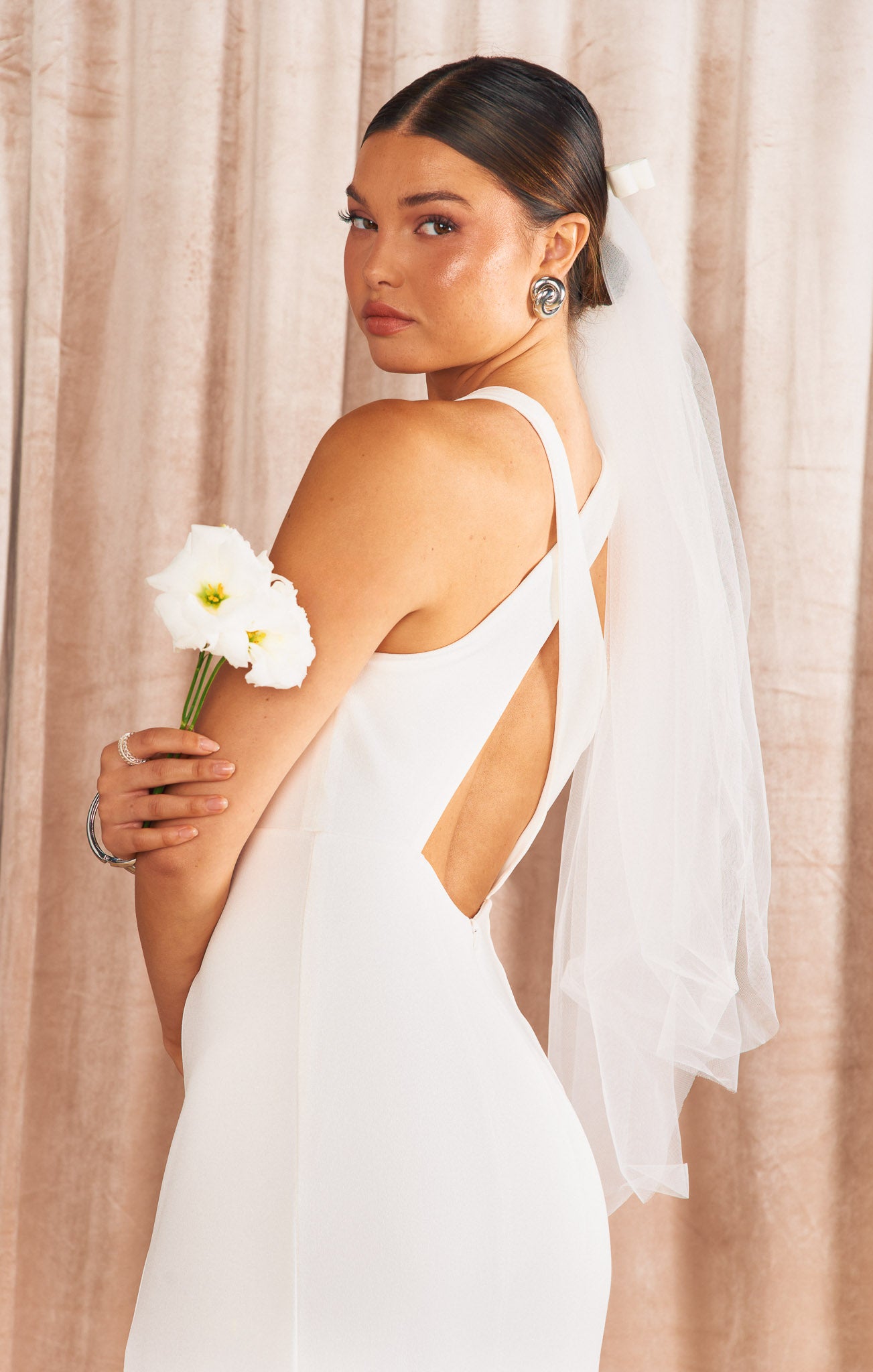Ari Bow Veil, in White | Show Me Your Mumu Ari Bow Veil, in White | Show Me Your Mumu
