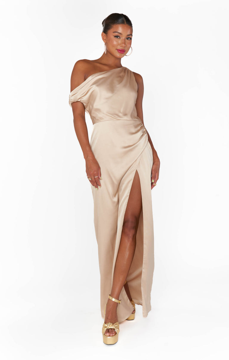 show me your mumu champagne dress Jodie Dress, in Luxe Satin, Size: 2XL | Black Sequin Bodycon Mini Select Size:1X Get swept away by back to school 2022