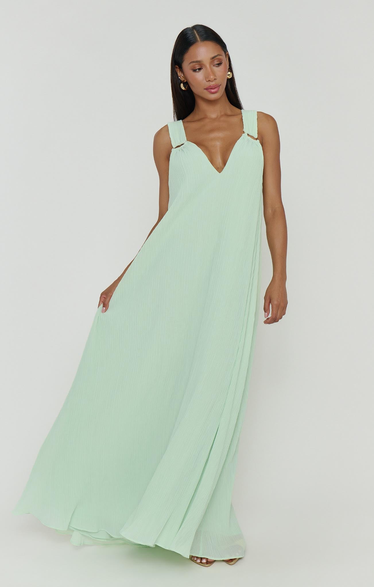 heidi maxi dress Dress, in Pistachio Pleated Chiffon, Size: XL | Show Me Your Mumu Men's Classic Fit Flex Black Pink Size medium measures 61.5 Style:D885BLMWHTSLJY