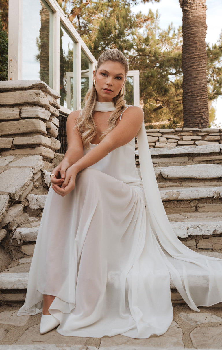 Show Me Your Mumu Dalia Maxi Dress in White - size L Show Me Your Mumu Dalia Maxi Dress in White - size L