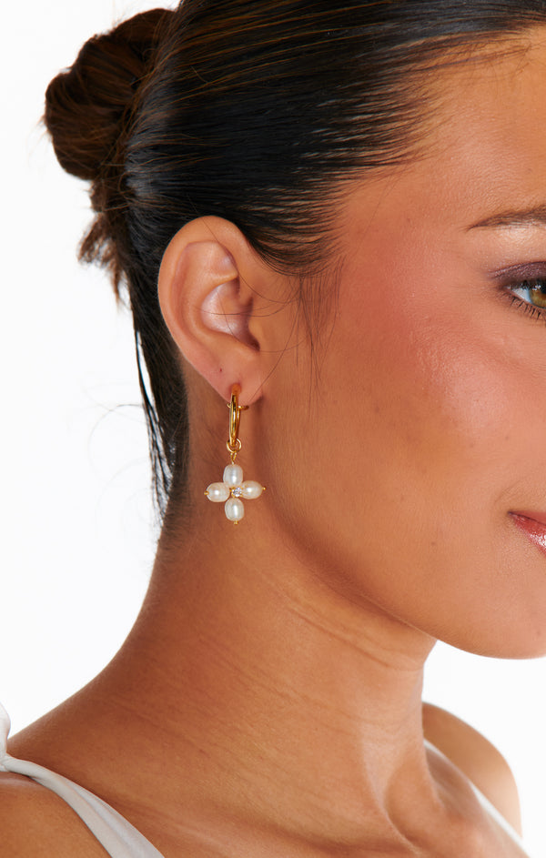 Vanessa Mooney The Lana Pearl Earrings ~ Pearl/Gold – Show Me Your Mumu