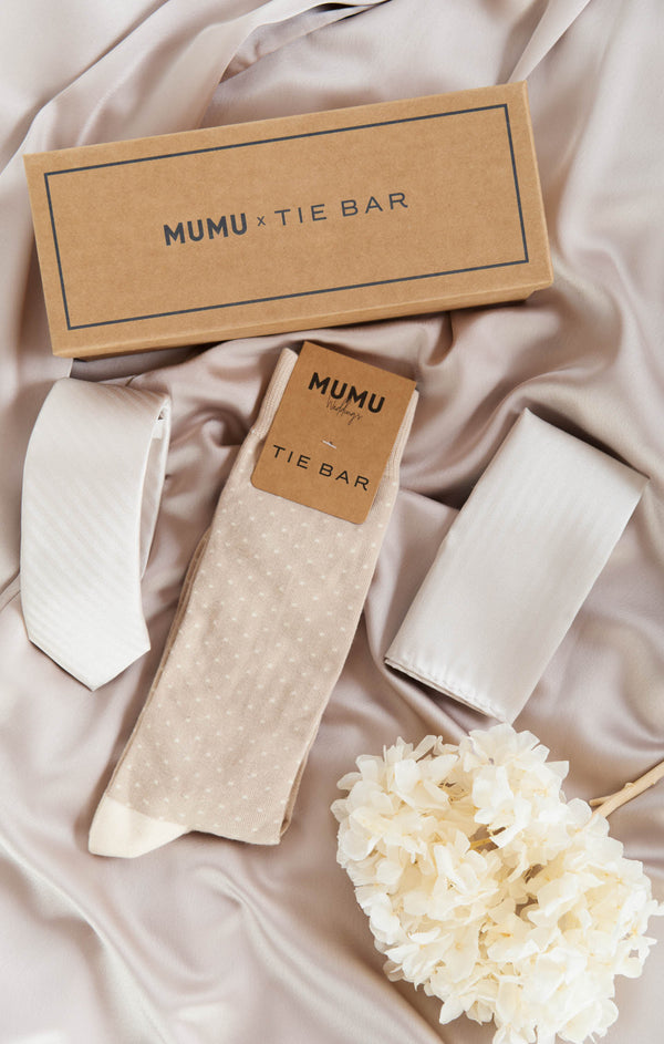 Mumu Weddings x Tie Bar Gift Box ~ Show Me The Ring Solid β Show Me Your Mumu Mumu Weddings x Tie Bar Gift Box ~ Show Me The Ring Solid β Show Me Your Mumu