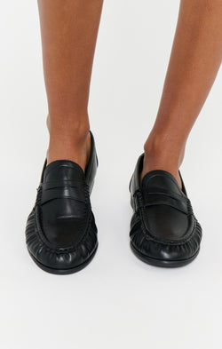 Matisse Carlton Loafer ~ Black