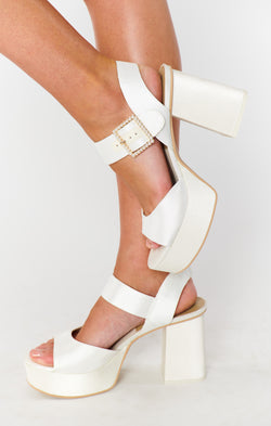 Dolce Vita Bobby Pearl Platform Heel ~ White Pearls