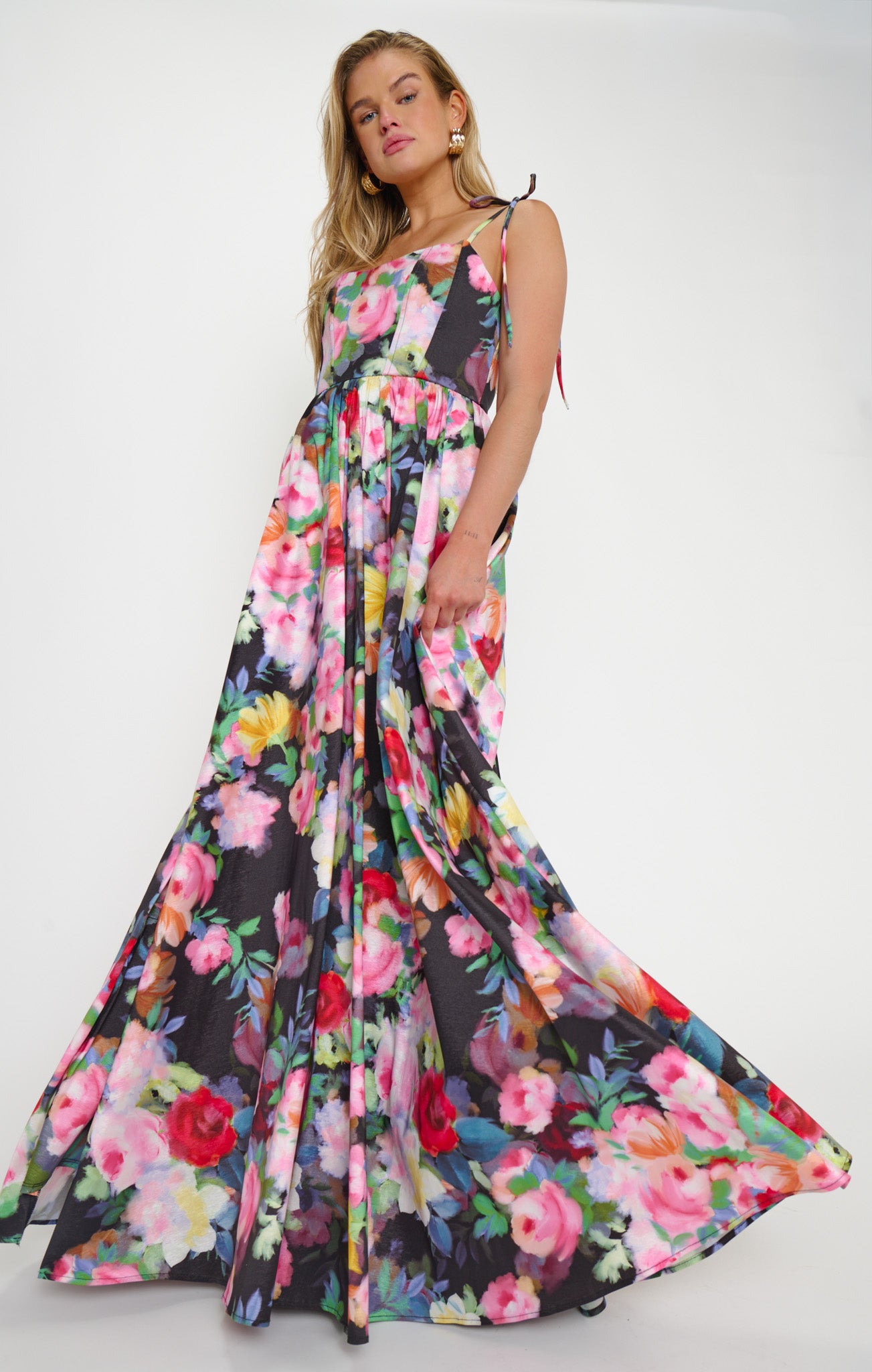 streetstylestore the juliet maxi dress product info and reviews Juliet Maxi Dress, in Moonlit Garden Gala Taffeta, Size: Medium | Show Me Your Mumu
