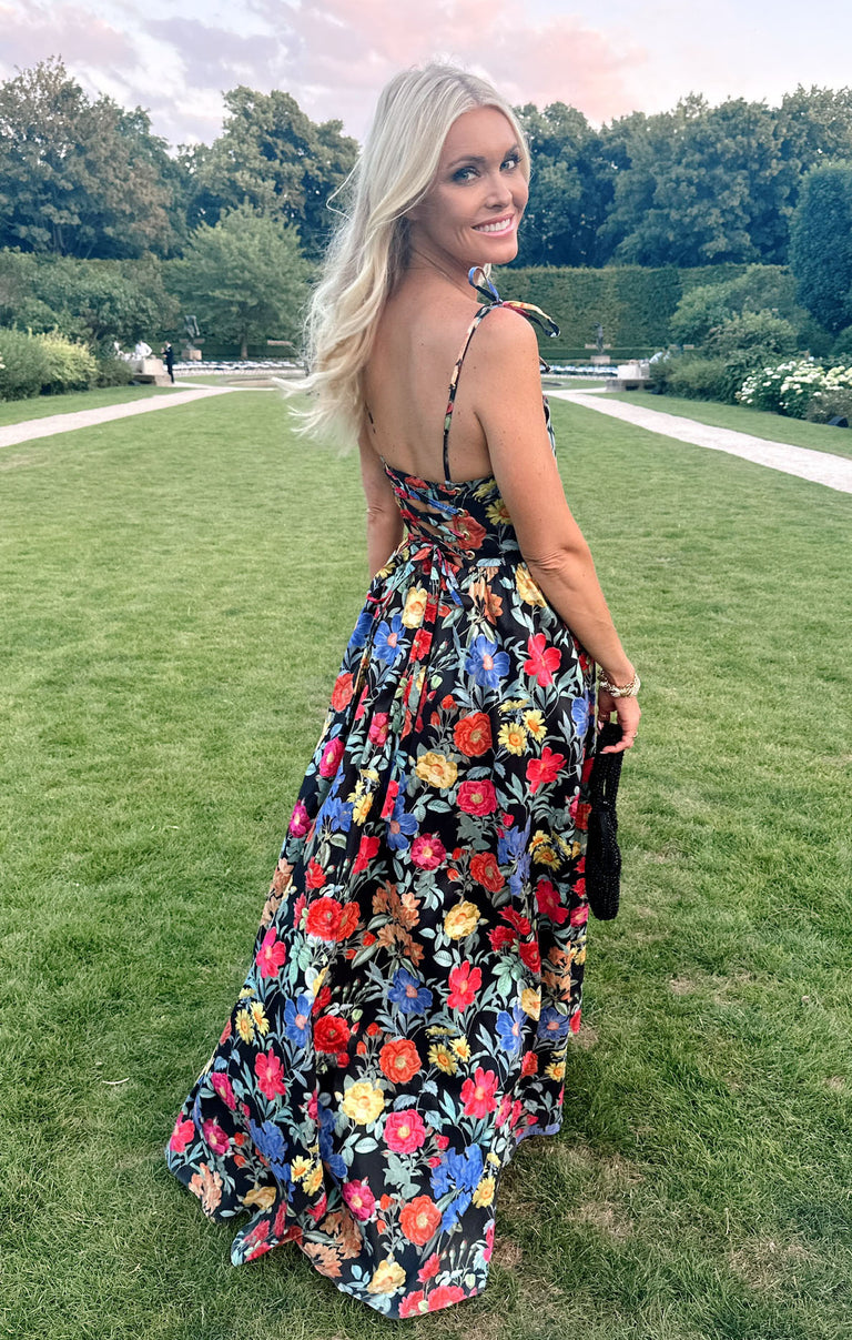 Juliet Maxi Dress, in Charm Peony Black Taffeta, Size: Small | Show Me Your Mumu | Bridesmaid Dresses & Wedding Attendee Dress Juliet Maxi Dress, in Charm Peony Black Taffeta, Size: Small | Show Me Your Mumu | Bridesmaid Dresses & Wedding Attendee Dress