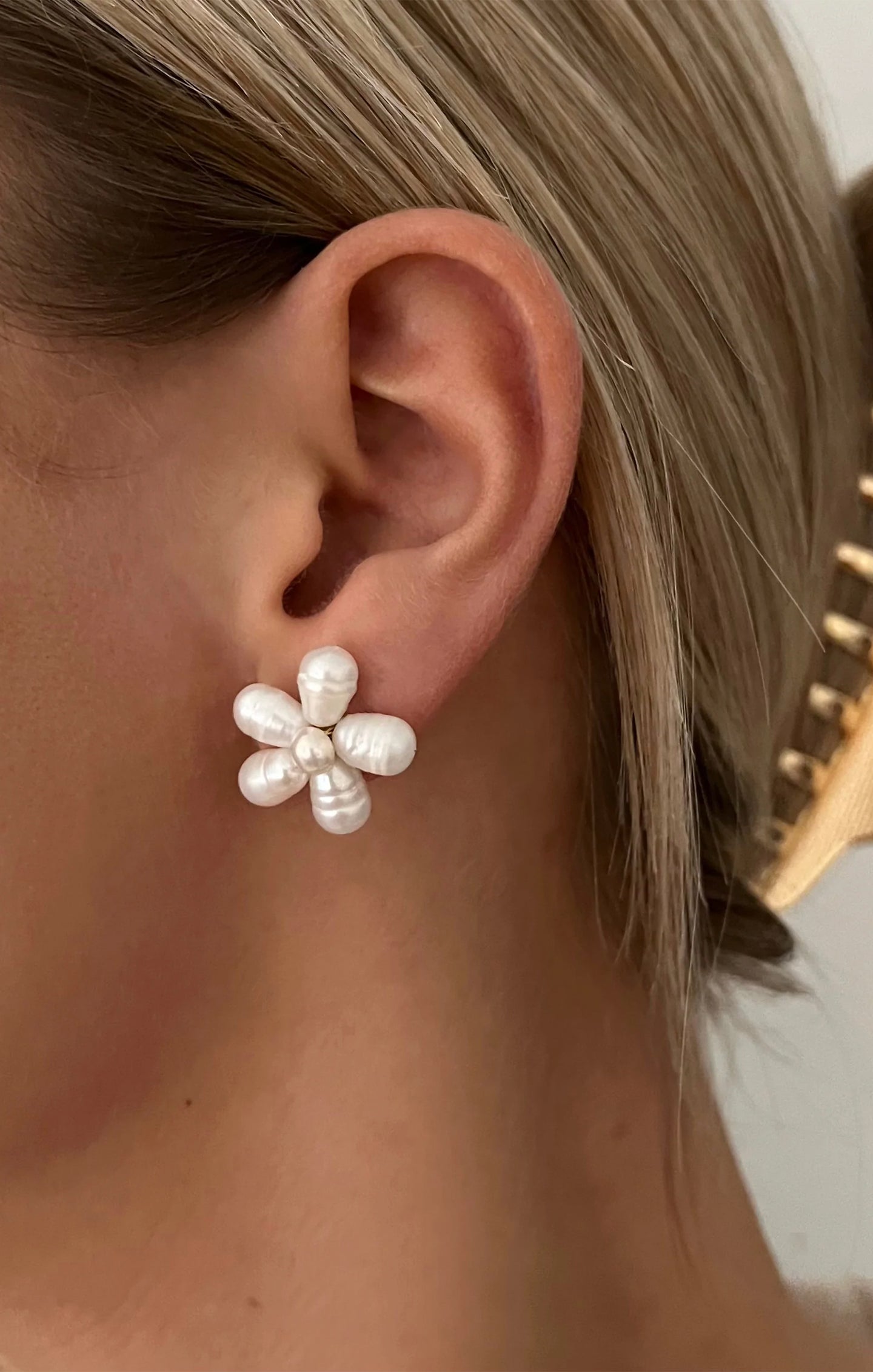 Freshwater Pearl Chain Stud Earrings